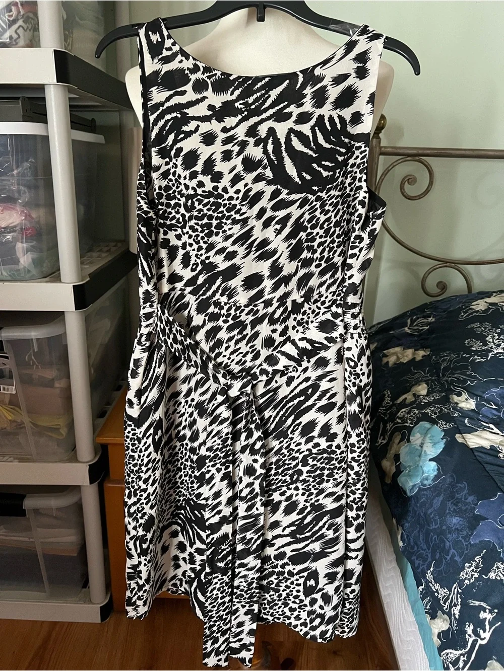 Apostrophe stylish sleeveless